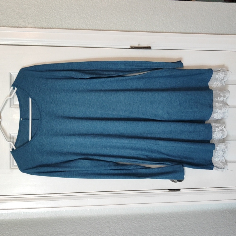 Heathered Blue Lace Hem Tunic